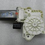 Mercedes Benz E320 aizmugurējā kreisā loga regulatora motors A2118202342