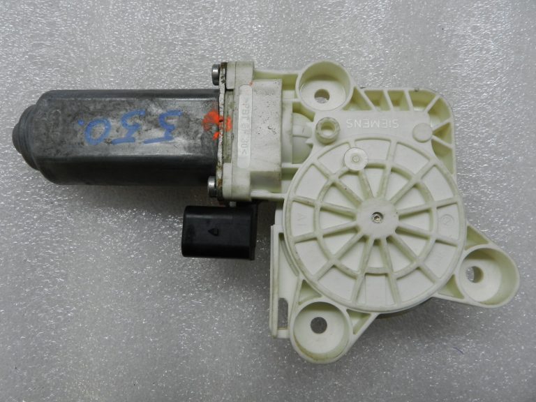 Mercedes Benz E320 aizmugurējā kreisā loga regulatora motors A2118202342