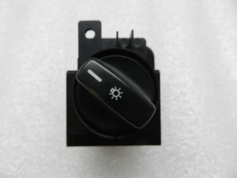Mercedes Benz A150 gaismas slēdzis A1695452904