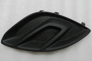 Opel Corsa D Ventilācijas režģis Režģis bampera labajā pusē 13286035
