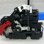 VW Golf Mk6 aizmugurējo durvju slēdzenes aizmugurējā kreisā 7L0839015D