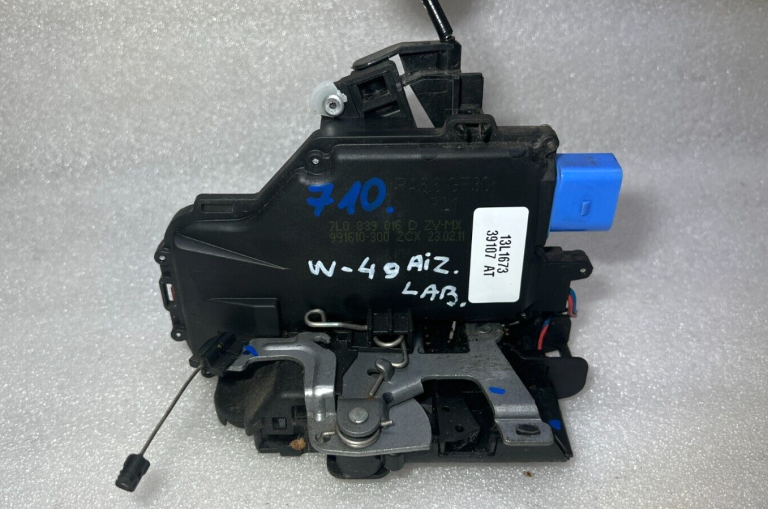 VW Golf Mk6 oriģinālā durvju slēdzene aizmugurējā labā 7l0839016d