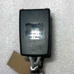 VW Golf Mk6 oriģinālā drošības jostas sprādze aizmugurējā centrālajā daļā 1K0857739M