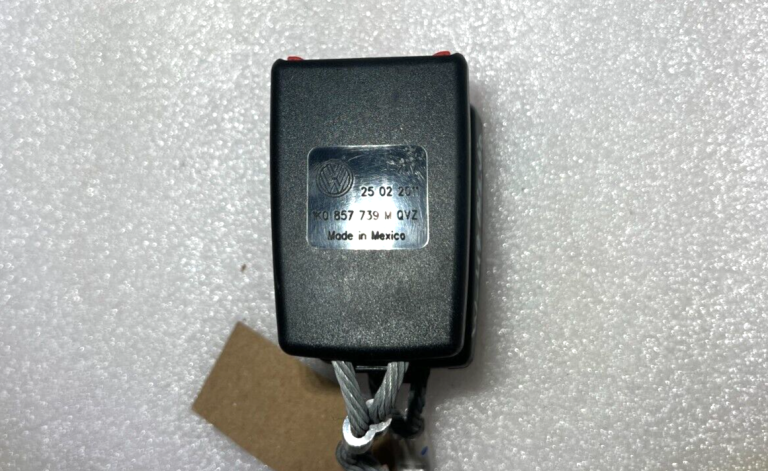 VW Golf Mk6 oriģinālā drošības jostas sprādze aizmugurējā centrālajā daļā 1K0857739M