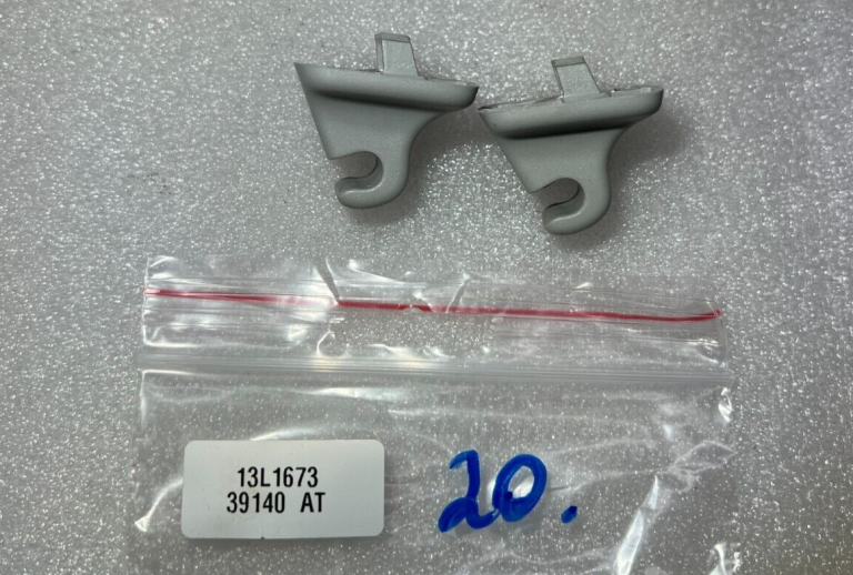 VW Golf Mk6 oriģinālais saules aizsarga turētājs kreisais labais komplekts 1K0857561B
