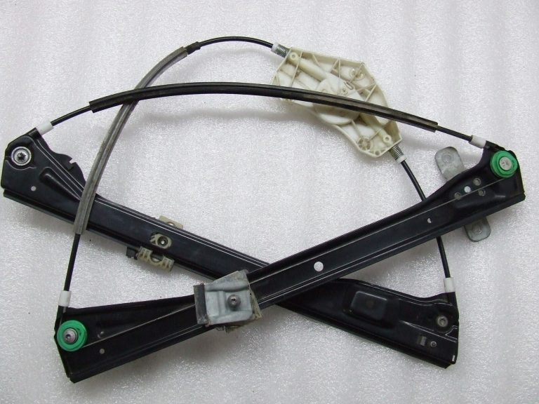 VW Golf Mk6 oriģinālais elektriskais logu regulators priekšējais labais 1K5837462B