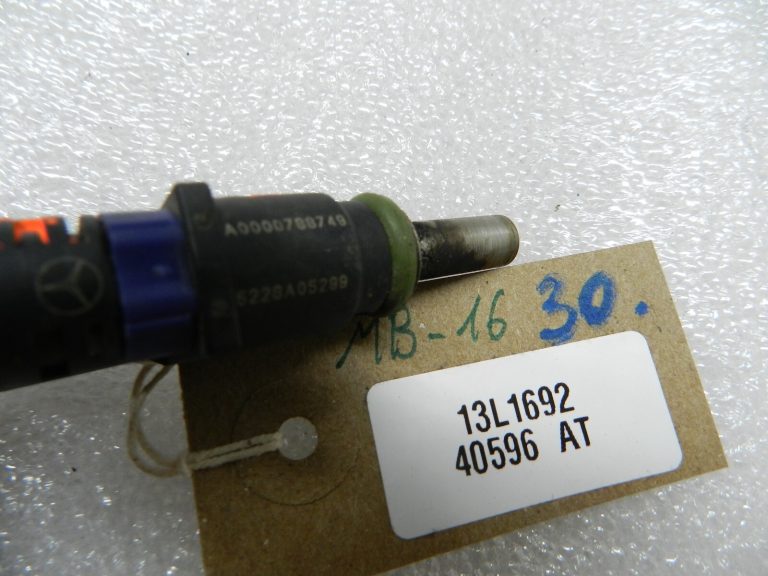 Mercedes-Benz W245 degvielas iesmidzinātājs a0000788749