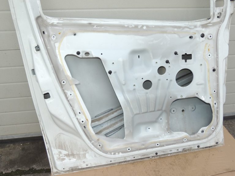 Fiat Doblo 263 Opel Combo D Durvis priekšējās kreisās BIANCO BANCHISA VR-249 52122946