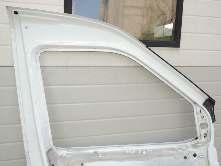 Fiat Doblo 263 Opel Combo D Durvis priekšējās kreisās BIANCO BANCHISA VR-249 52122946