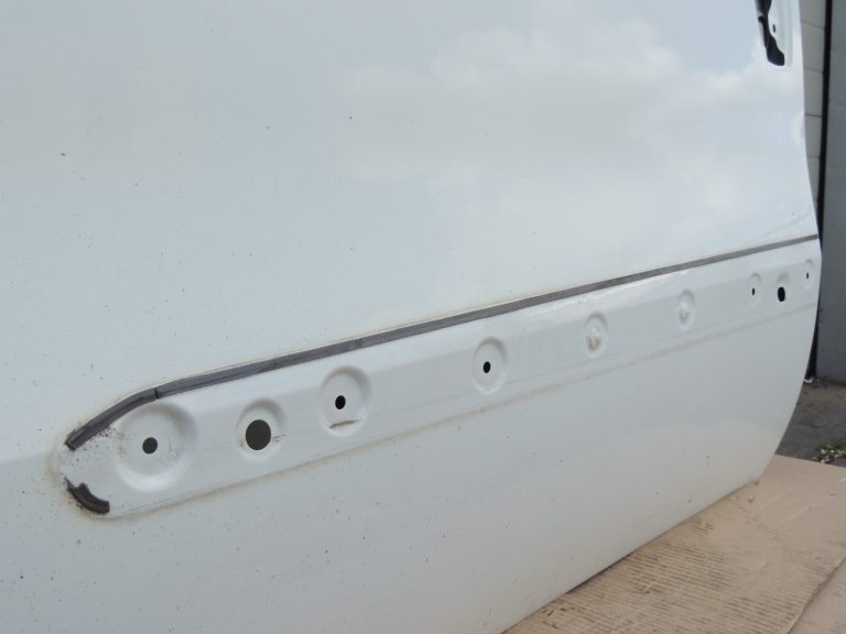 Fiat Doblo 263 Opel Combo D Durvis priekšējās kreisās BIANCO BANCHISA VR-249 52122946