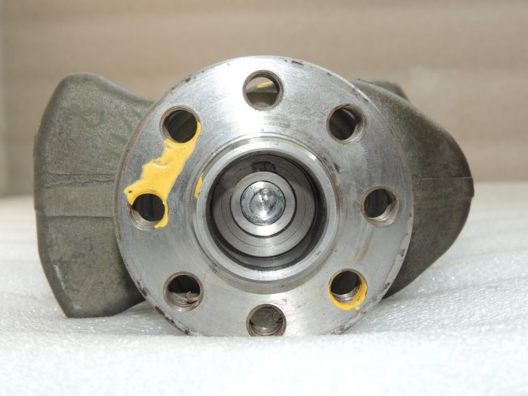 Toyota Yaris P13 1.5 16V 2NRFKE 82kw kloķvārpsta 13401-47090 13401-0Y120
