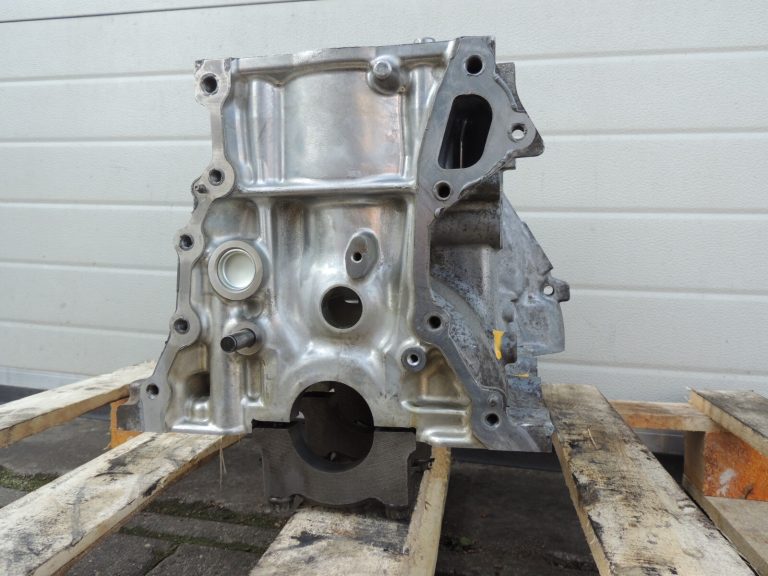 Toyota Yaris P13 1.5 16V 2NRFKE 82kw Dzinēja bloks 1141049085 11410-49085 Bloks