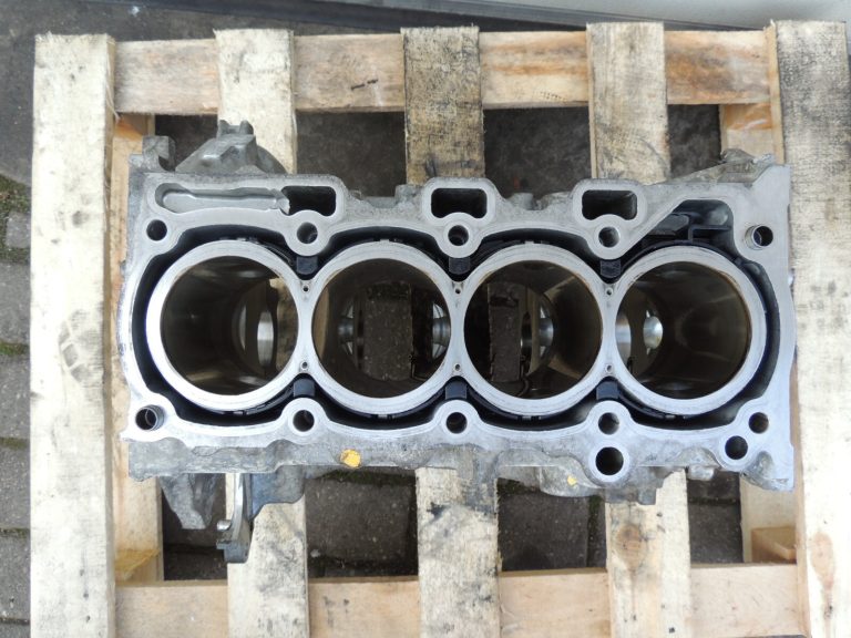 Toyota Yaris P13 1.5 16V 2NRFKE 82kw Dzinēja bloks 1141049085 11410-49085 Bloks