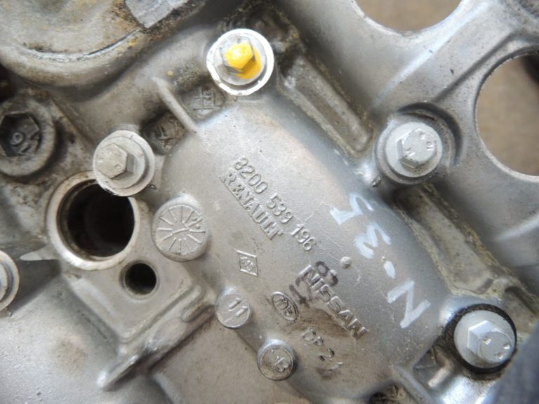 Nissan X-Trail T31 2.0Dci M9R 4WD dīzeļdzinējs M9R830 Dzinējs M9R.830