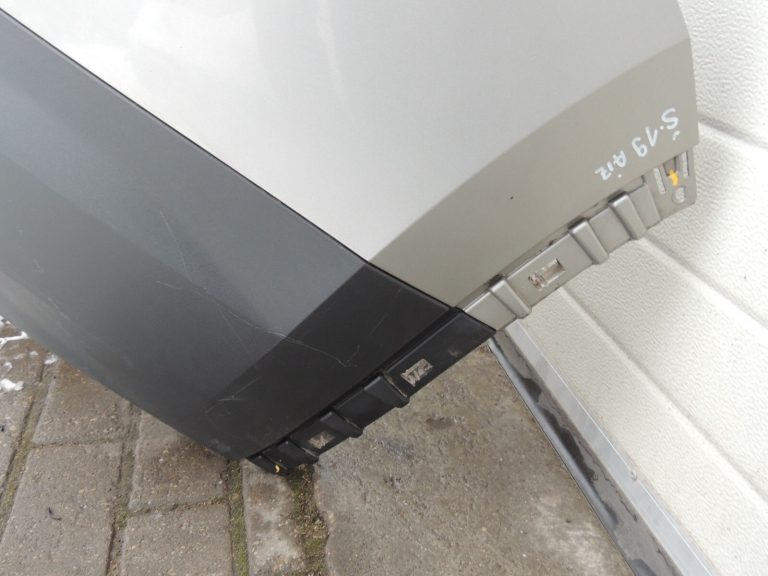 Skoda Kodiaq NS7 Aizmugurējā bampera krāsa F8H 565807421 562807301AC 565807521