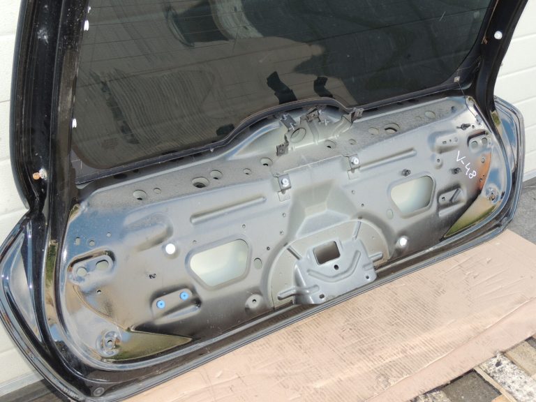 Volvo V60 I Aizmugurējās durvis BLACK SOLID B/C 019 31457729