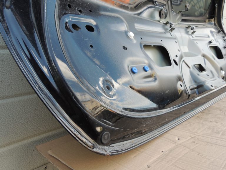 Volvo V60 I Aizmugurējās durvis BLACK SOLID B/C 019 31457729