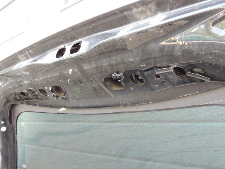 Volvo V60 I Aizmugurējās durvis BLACK SOLID B/C 019 31457729