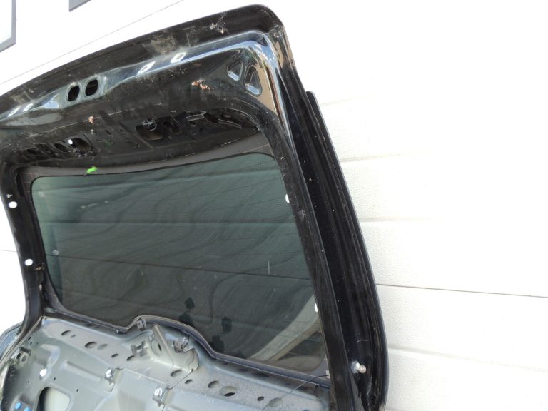 Volvo V60 I Aizmugurējās durvis BLACK SOLID B/C 019 31457729