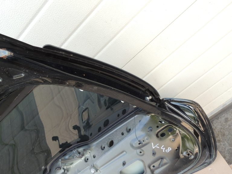 Volvo V60 I Aizmugurējās durvis BLACK SOLID B/C 019 31457729