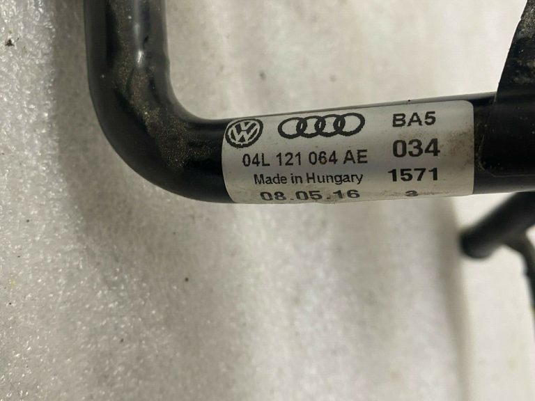 Škoda Superb III B8 3V Dzesēšanas ūdens šļūtenes savienojošās šļūtenes 04L121064AC
