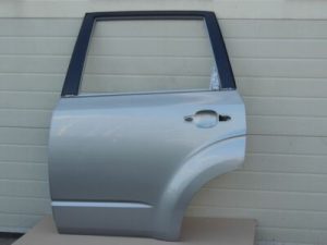 Subaru Forester III SH Aizmugurējās kreisās durvis Aizmugurējās kreisās durvis C6Z - Tērauda sudraba krāsā
