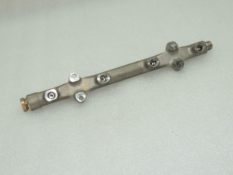 OEM Seat Cupra Leon KL8 1.5TSIC degvielas iesmidzināšanas kolektors 05E133320B