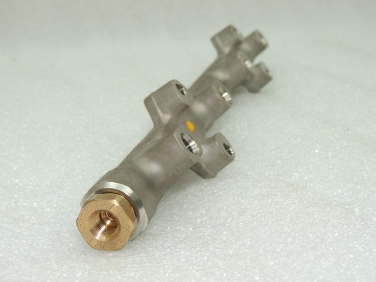 OEM Seat Cupra Leon KL8 1.5TSIC degvielas iesmidzināšanas kolektors 05E133320B