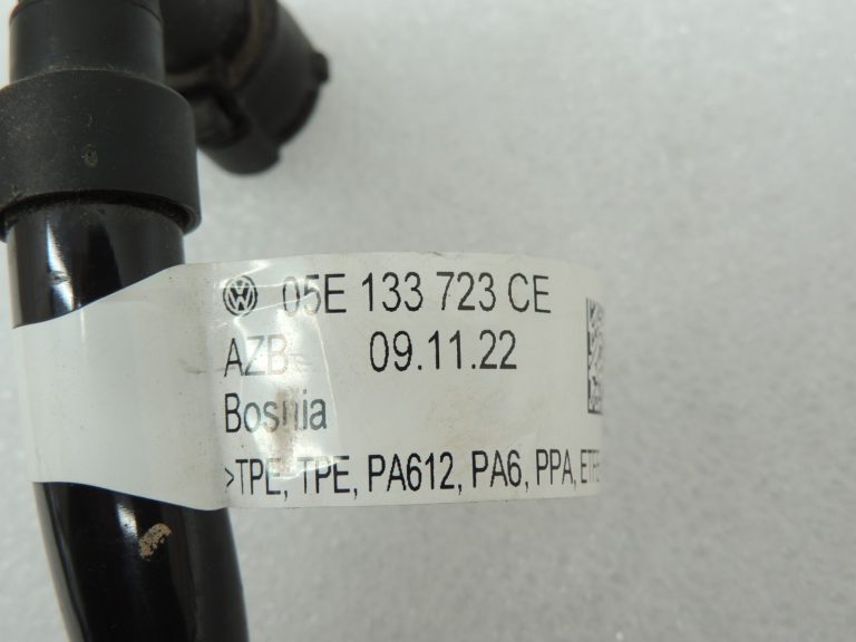 OEM Seat Cupra Leon KL8 1.5TSIC degvielas padeves caurule 05E133723AE