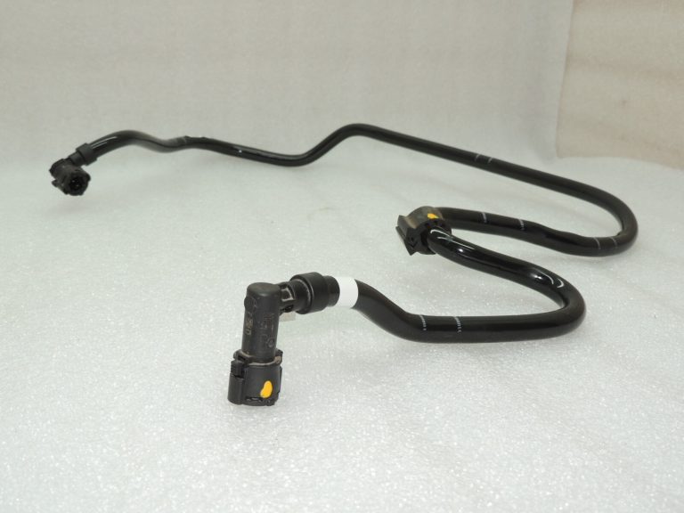 OEM Seat Cupra Leon KL8 1.5TSIC degvielas padeves caurule 05E133723AE