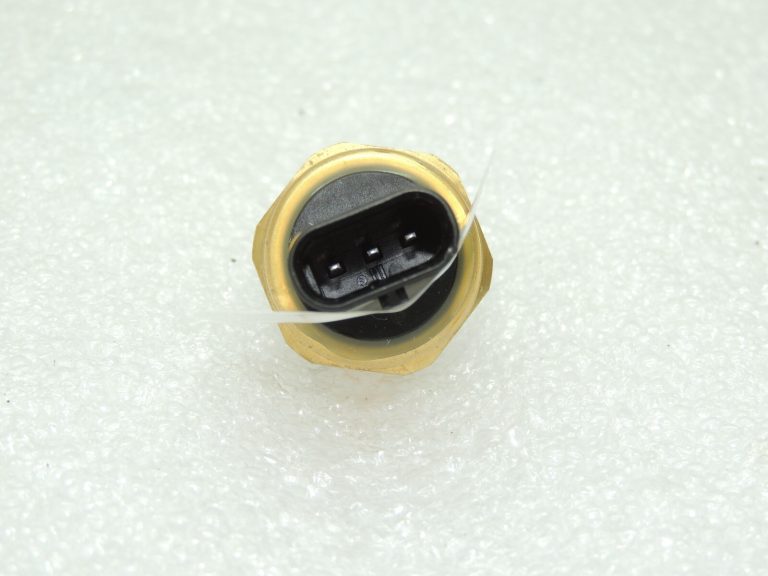 OEM Seat Cupra Leon KL8 1.5TSIC eļļas spiediena sensors 04C906060C