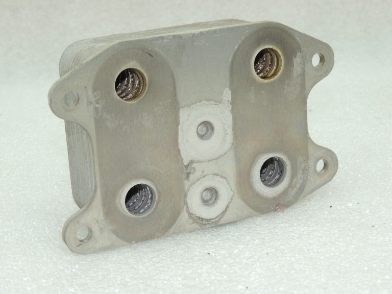 OEM Seat Cupra Leon KL8 1.5TSIC eļļas dzesētājs 04E117021K