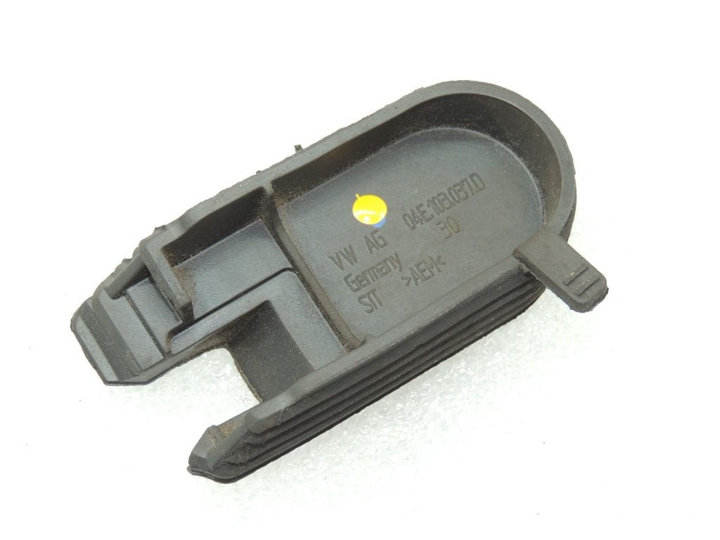 OEM Seat Cupra Leon KL8 1.5TSIC rubber cover 04E103037D
