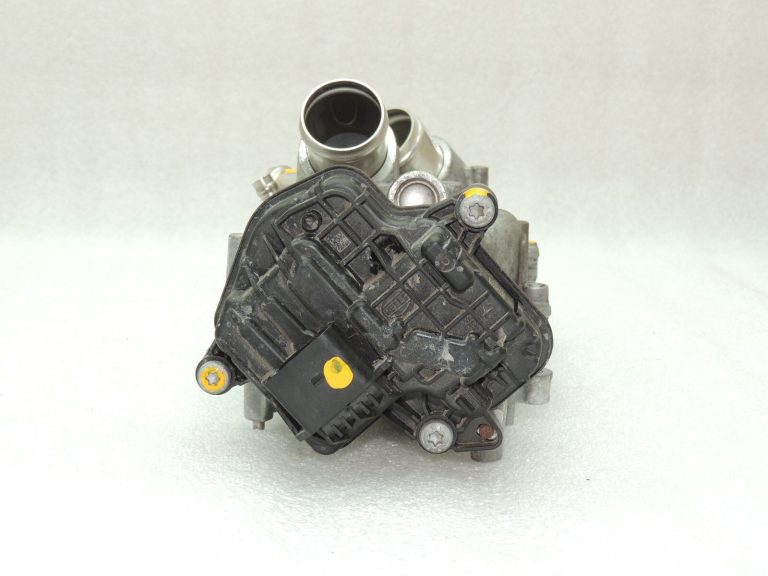 OEM Seat Cupra Leon KL8 1.5TSIC dzesēšanas šķidruma regulators 05E121111AB