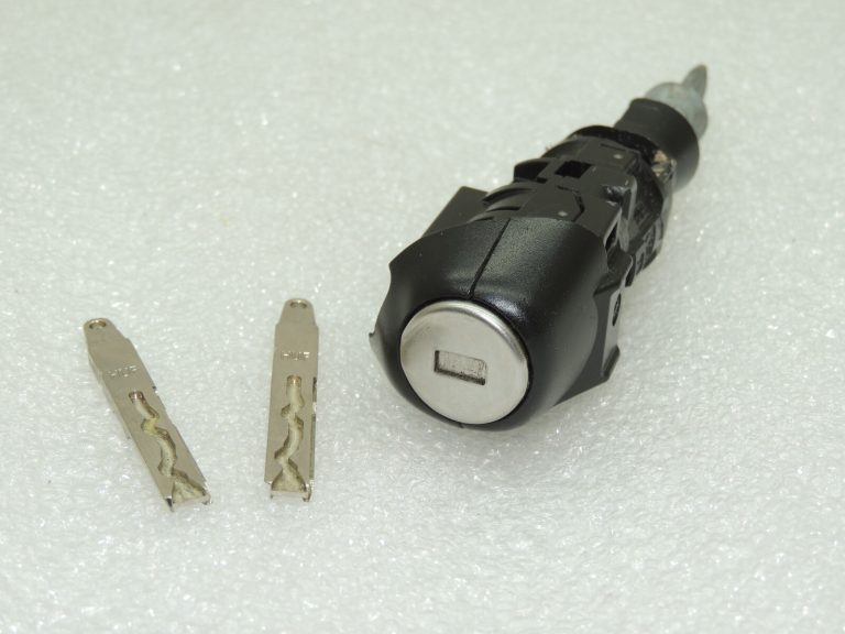 OEM Seat Cupra Leon KL8 durvju slēdzene ar 2x atslēgu komplektu 107837167JS