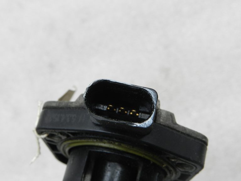 VW Audi Audi Seat Skoda Oriģinālais eļļas līmeņa sensors Motora eļļas līmeņa sensors