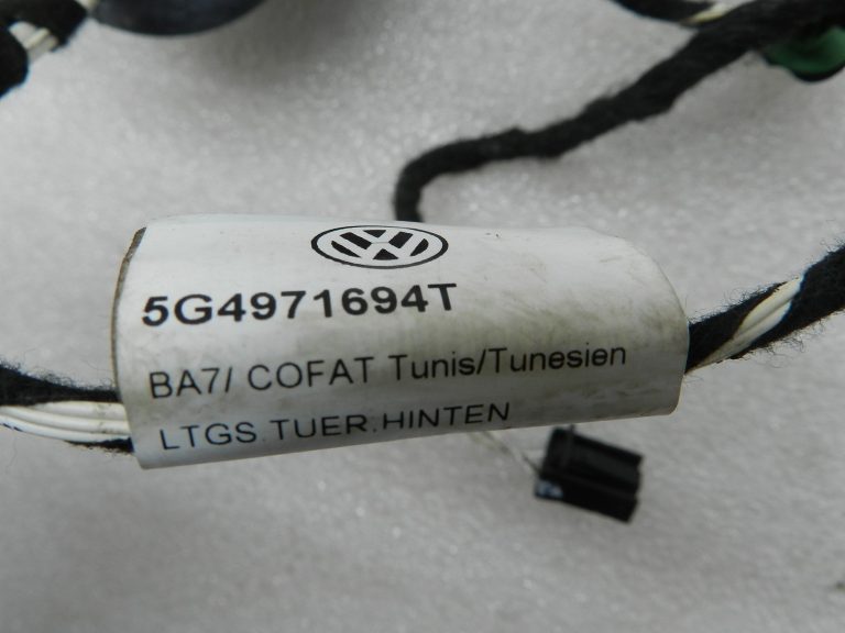 VW Golf 7 oriģinālo durvju instalācijas instalācija aizmugurējā labajā pusē elektroinstalācijas instalācija