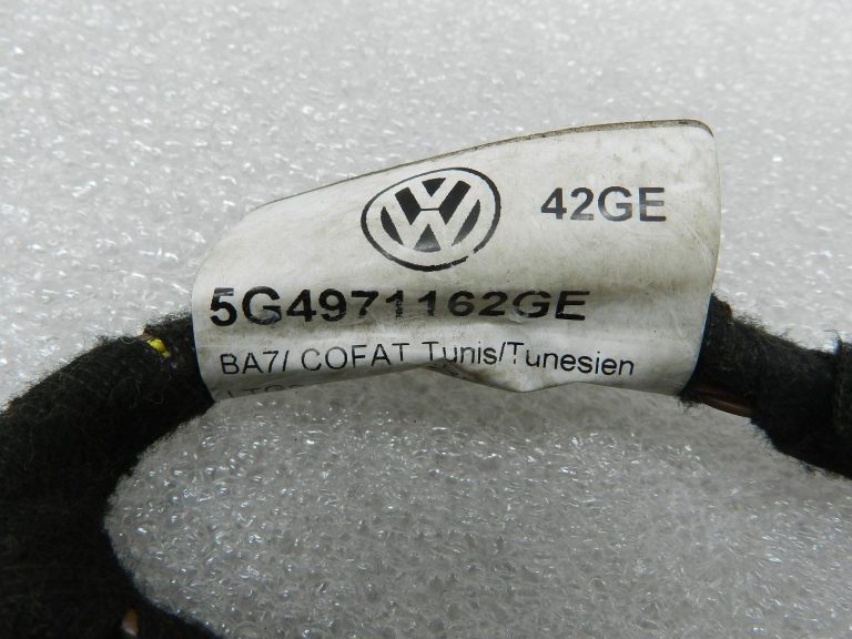 VW Golf 7 oriģinālās durvju instalācijas priekšējā labā instalācija