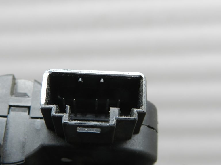 Oriģinālais VW Seat Skoda oriģinālais aktuatora vārsts vārstu aizbīdnis sajaukšanas vārsts