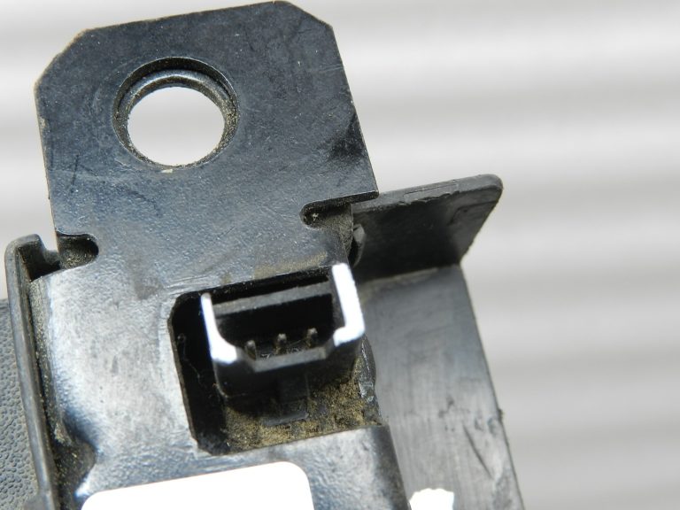 VW Caddy oriģinālā aizmugurējo durvju slēdzene