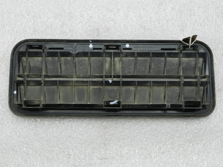 Ford Ranger P375 TKE Oriģināls virsbūves ventilācijas režģis