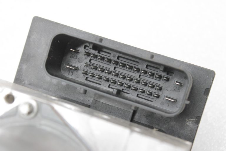 Oriģinālais BMW E60 E61 E63 E63 E64 ABS sūknis 34516775730, 6775730, 0265236020