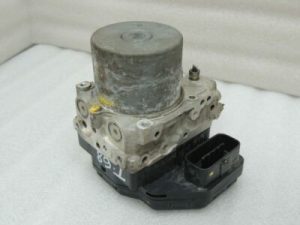 Toyota Hilux VII 2.5 D-4D ABS sūknis sūknis hidrauliskais bloks hidrauliskais 133000-2710 5X