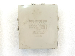 Toyota Hilux VII 2.5 D-4D 4WD transfer case control unit 89533-71030