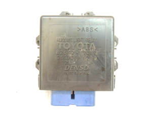 Toyota Hilux VII gaitas lukturu releji Gaitas lukturu releji 82642-2050