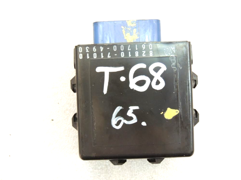 Toyota Hilux VII gaitas lukturu releji Gaitas lukturu releji 82642-2050