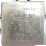 Toyota Hilux VII gaitas lukturu releji Gaitas lukturu releji 82642-2050