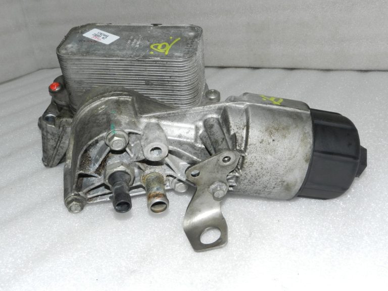 Lancia Thema II Jeep WK 3.0 CRD eļļas filtra korpuss ar dzesētāju 68504665AA 68211440AB
