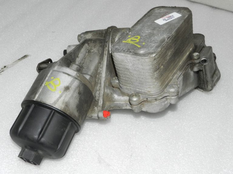 Lancia Thema II Jeep WK 3.0 CRD eļļas filtra korpuss ar dzesētāju 68504665AA 68211440AB