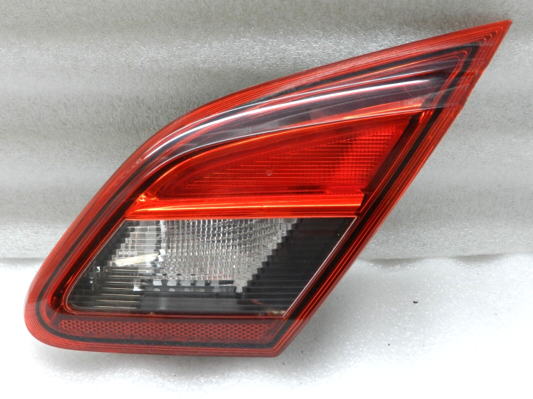 Opel Corsa E aizmugurējais lukturis labajā pusē 39012624